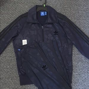 adidas navy velvet camo leggings and jacket set